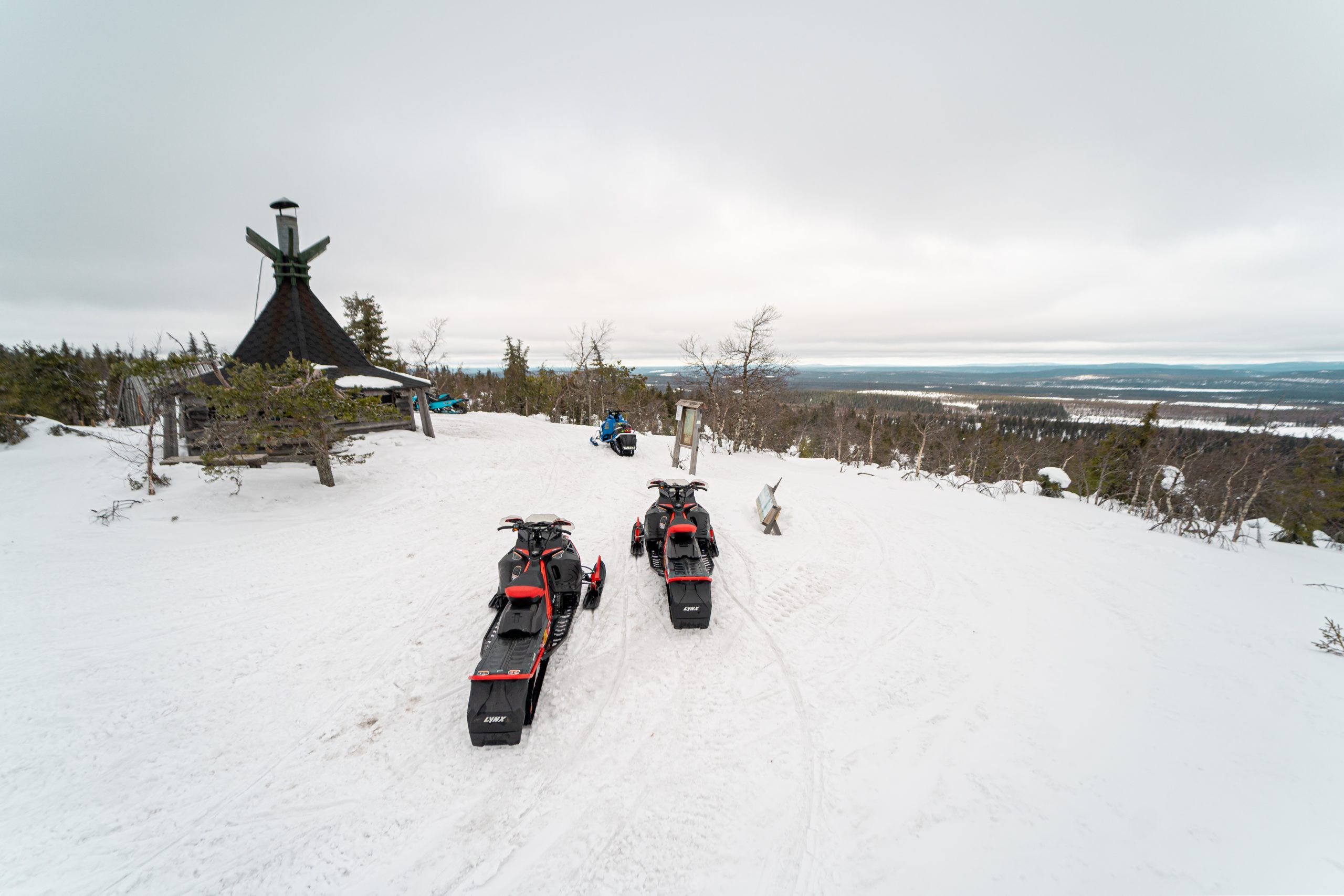 Ruka-Kuusamon moottorikelkkareitit - Stella Polaris adventures - Kelkkavuokraus ruka